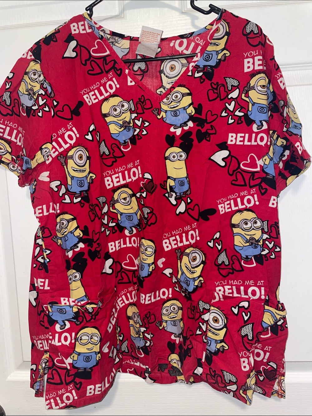 Red Minions Heart Print Short Sleeve Scrub Top